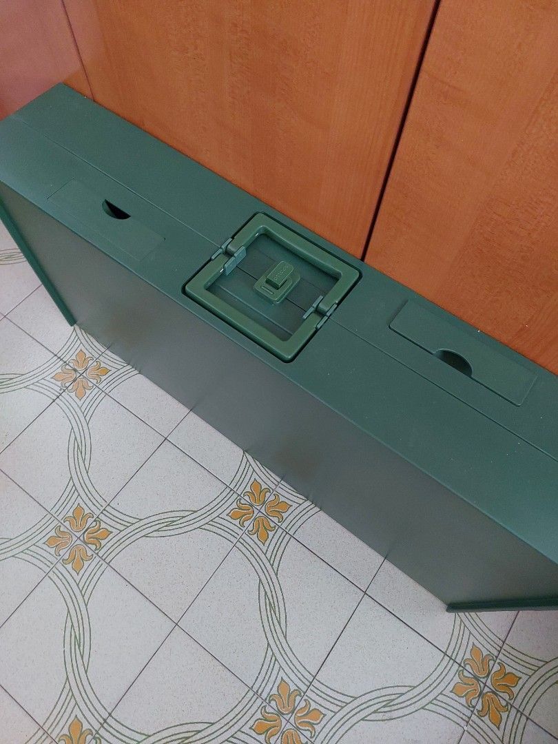 Foldable Table (Category: Tables & Sets) located in Singapore. Submitted by angelstar7 (Listing ID 1464789336, Image 2). Description: Can used indoor or outdoor Color green foldable table Self collect at blk Nego/ Fast Deal.