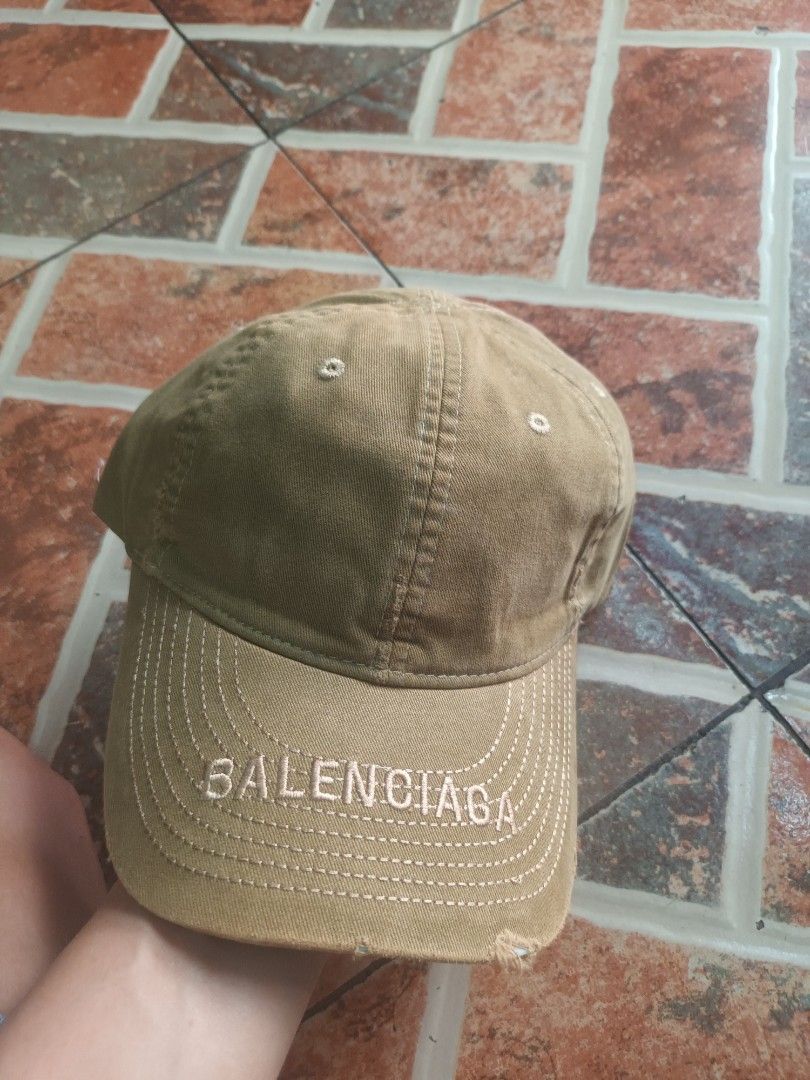 FOR SALE BALENCIAGA DADHATS (Category: Caps & Hats) located in Manila. Submitted by ashlhen23 (Listing ID 1464799481, Image 1). Description: FOR SALE BALENCIAGA DADCAPS BRND NEW COMPLETE TAGS PRICE 850 + SHIP PAYMENT FIRST MOP G CASH SHIPPING VIA LBC PICKUP BRANCH LALAMOVE LOC MANILA PM ME FOR MORE DETAILS SURE BUYERS ONLY !.