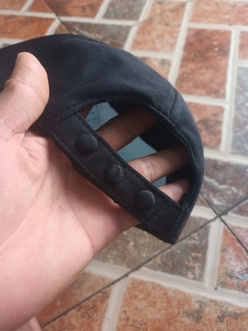 FOR SALE BURBERRY DADHATS (Category: Caps & Hats) located in Manila. Submitted by ashlhen23 (Listing ID 1464800186, Image 2). Description: FOR SALE BURBERRY DADCAPS BRND NEW COMPLETE TAGS PRICE 1450 + SHIP PAYMENT FIRST MOP G CASH SHIPPING VIA LBC PICKUP BRANCH LALAMOVE LOC MANILA PM ME FOR MORE DETAILS SURE BUYERS ONLY !.