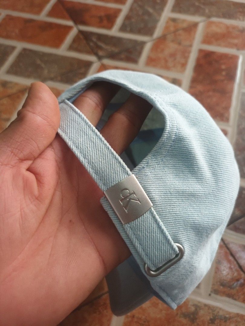 FOR SALE CALVIN KLEIN DADHATS (Category: Caps & Hats) located in Manila. Submitted by ashlhen23 (Listing ID 1464800658, Image 2). Description: FOR SALE CALVIN KLEIN DADCAPS BRND NEW COMPLETE TAGS PRICE 750 + SHIP PAYMENT FIRST MOP G CASH SHIPPING VIA LBC PICKUP BRANCH LALAMOVE LOC MANILA PM ME FOR MORE DETAILS SURE BUYERS ONLY !.