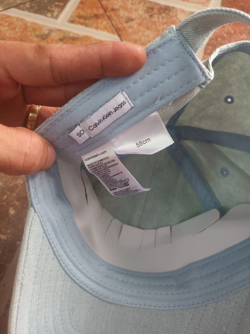 FOR SALE CALVIN KLEIN DADHATS (Category: Caps & Hats) located in Manila. Submitted by ashlhen23 (Listing ID 1464800658, Image 3). Description: FOR SALE CALVIN KLEIN DADCAPS BRND NEW COMPLETE TAGS PRICE 750 + SHIP PAYMENT FIRST MOP G CASH SHIPPING VIA LBC PICKUP BRANCH LALAMOVE LOC MANILA PM ME FOR MORE DETAILS SURE BUYERS ONLY !.