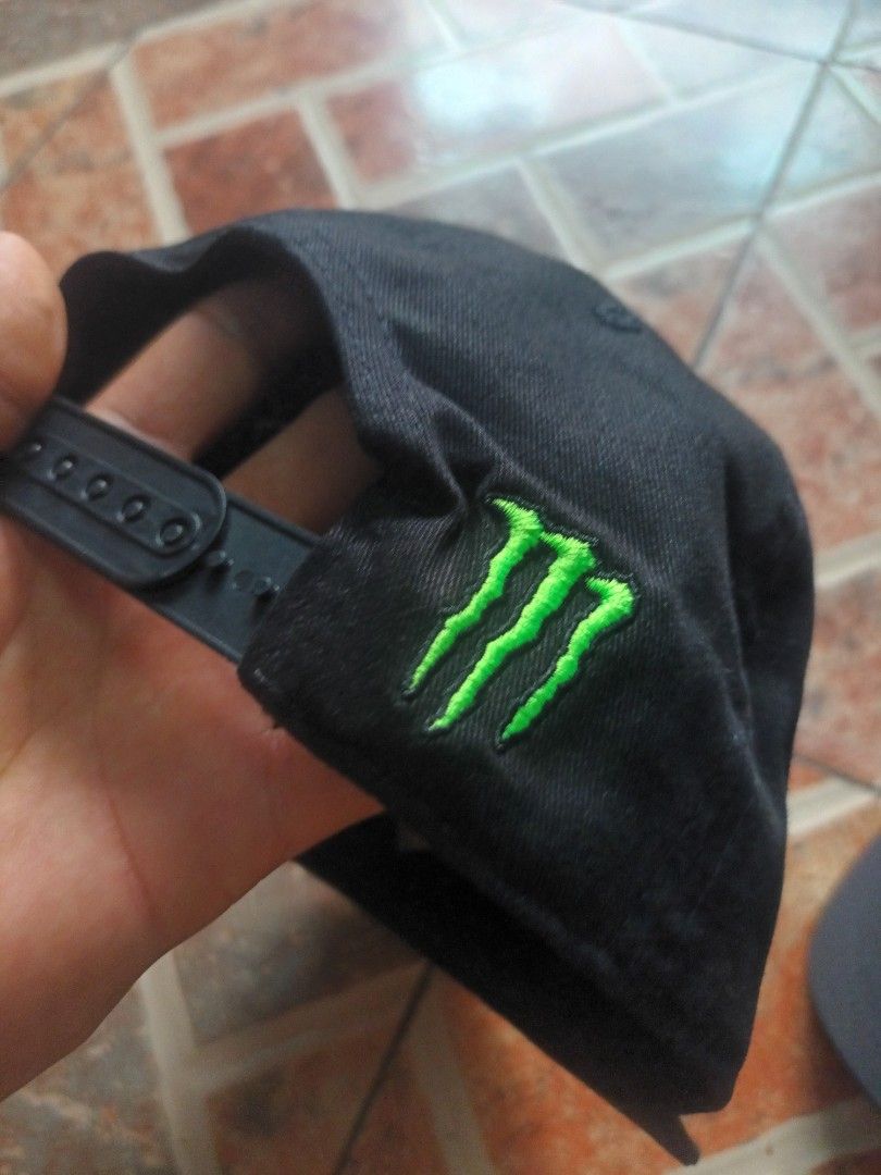 FOR SALE MONSTER SNAPBACK HATS (Category: Caps & Hats) located in Manila. Submitted by ashlhen23 (Listing ID 1464803595, Image 2). Description: FOR SALE MONSTER SNAPBACK HATS BRND NEW LEGIT COMPLETE TAGS PRICE 1200+ SHIP PAYMENT FIRST MOP G CASH SHIPPING VIA LBC PICKUP BRANCH LALAMOVE LOC MANILA PM ME FOR MORE DETAILS SURE BUYERS ONLY !.