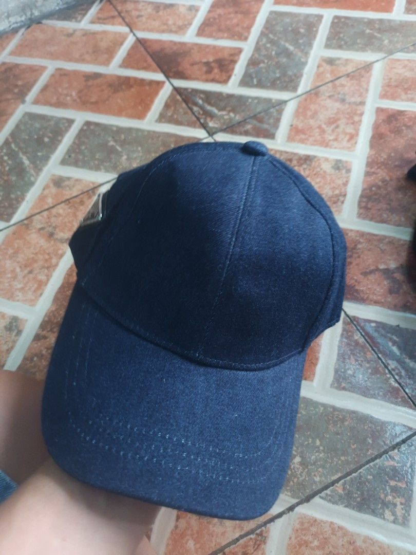FOR SALE PRADA DADHATS (Category: Caps & Hats) located in Manila. Submitted by ashlhen23 (Listing ID 1464800943, Image 2). Description: FOR SALE PRADA DADCAPS BRND NEW COMPLETE TAGS PRICE 800 + SHIP PAYMENT FIRST MOP G CASH SHIPPING VIA LBC PICKUP BRANCH LALAMOVE LOC MANILA PM ME FOR MORE DETAILS SURE BUYERS ONLY !.