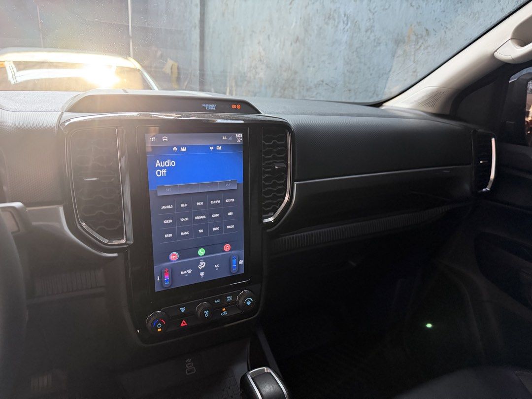 Ford Ranger (Category: Used Cars) located in Quezon City. Submitted by wiltsai_160 (Listing ID 1464788046, Image 1). Description: Ford ranger sports xlt matic 4x2 blk fresh rush 09619199236.