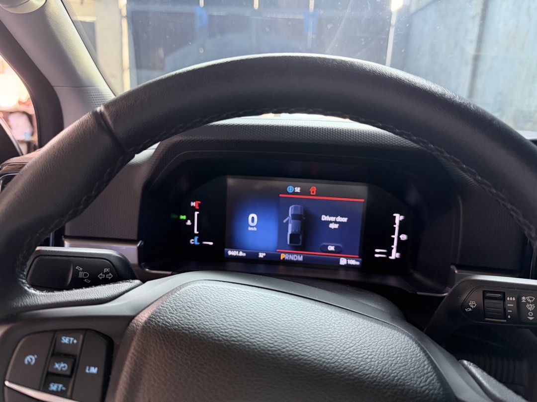 Ford Ranger (Category: Used Cars) located in Quezon City. Submitted by wiltsai_160 (Listing ID 1464788046, Image 2). Description: Ford ranger sports xlt matic 4x2 blk fresh rush 09619199236.