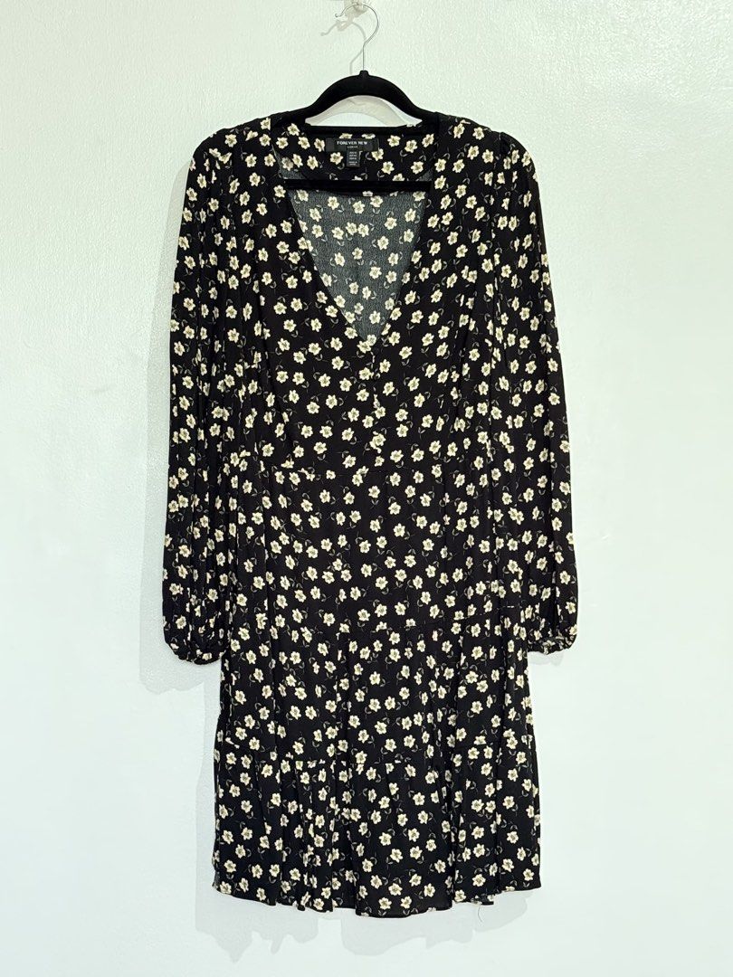 Forever New Dress (Category: Dresses) located in Las Pinas. Submitted by monicaspreloved (Listing ID 1464850616, Image 2). Description: Fits xl-semi xxl No flaws MOP: Bank transfer only Shipping: Grab/Lalamove/J&T.