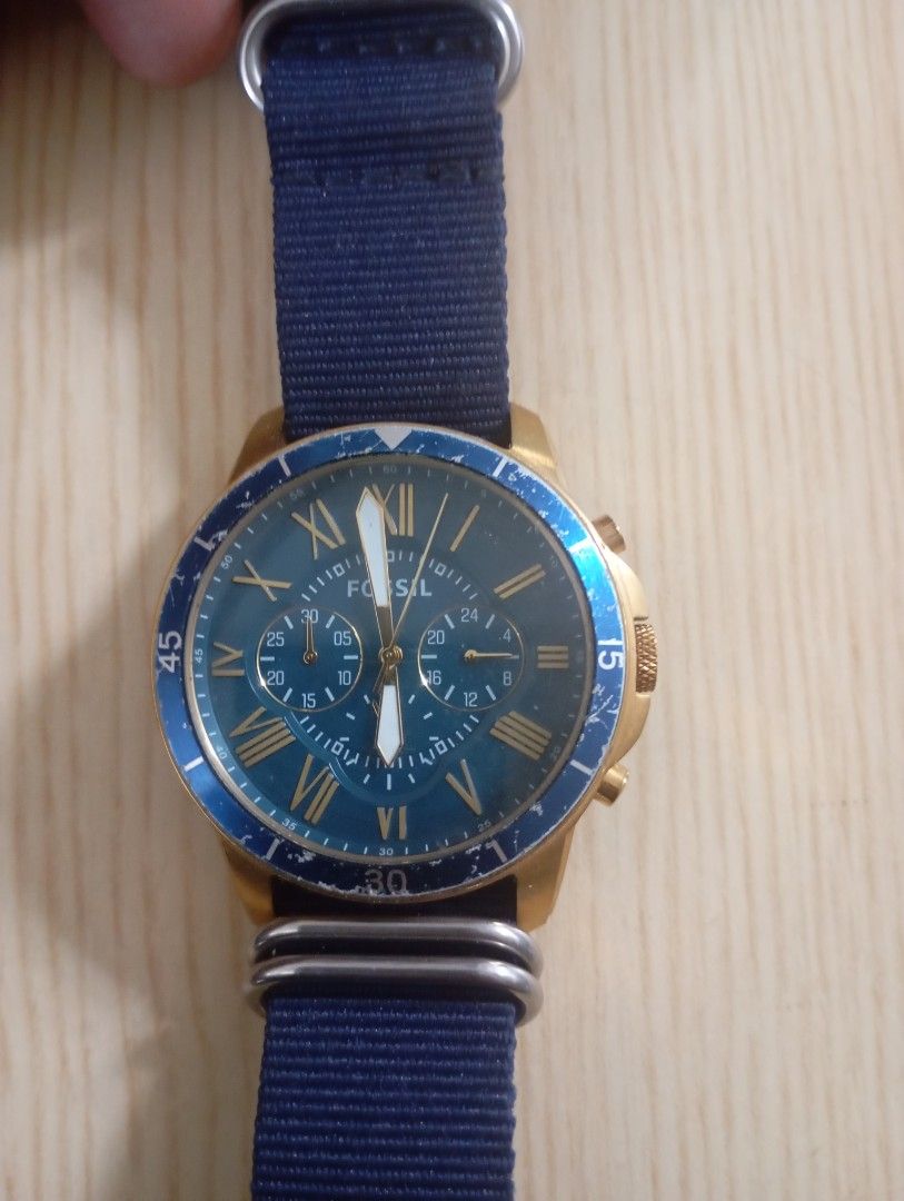 Fossil chronograph (Category: Men's Watches) located in Las Pinas. Submitted by quick_deals_great_finds2 (Listing ID 1464774831, Image 1). Description: Good working condition.