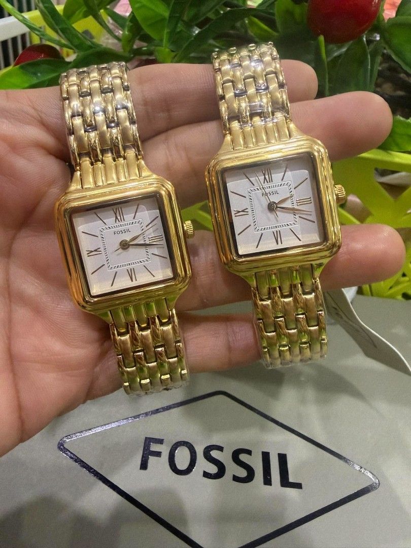 Fossil Square Gold Watch Set Couple Watches (Category: Women's Watches) located in Mandaue City. Submitted by mariaangel25 (Listing ID 1464862641, Image 2). Description: FOSSIL WATCHES⌚✨‼️ 💫PAWNABLE IN SELECTED PAWNSHOP💫 ✅ Authentic Quality & Brand new ✅Japan Movement ✅Battery Operated ✅ Complete inclusion: ✅Paper bag,Hard box and Manual ✅Actual picture na po ✅️Sold per piece ‼️PAYMENT FIRST POLICY‼️ ☑️Pay now. Ship later .