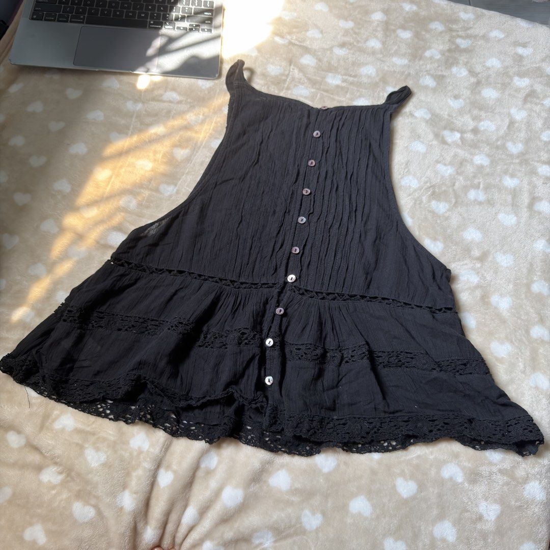 Free people (Category: Sleeveless) located in Manila. Submitted by shefindshope (Listing ID 1464888508, Image 2). Description: .