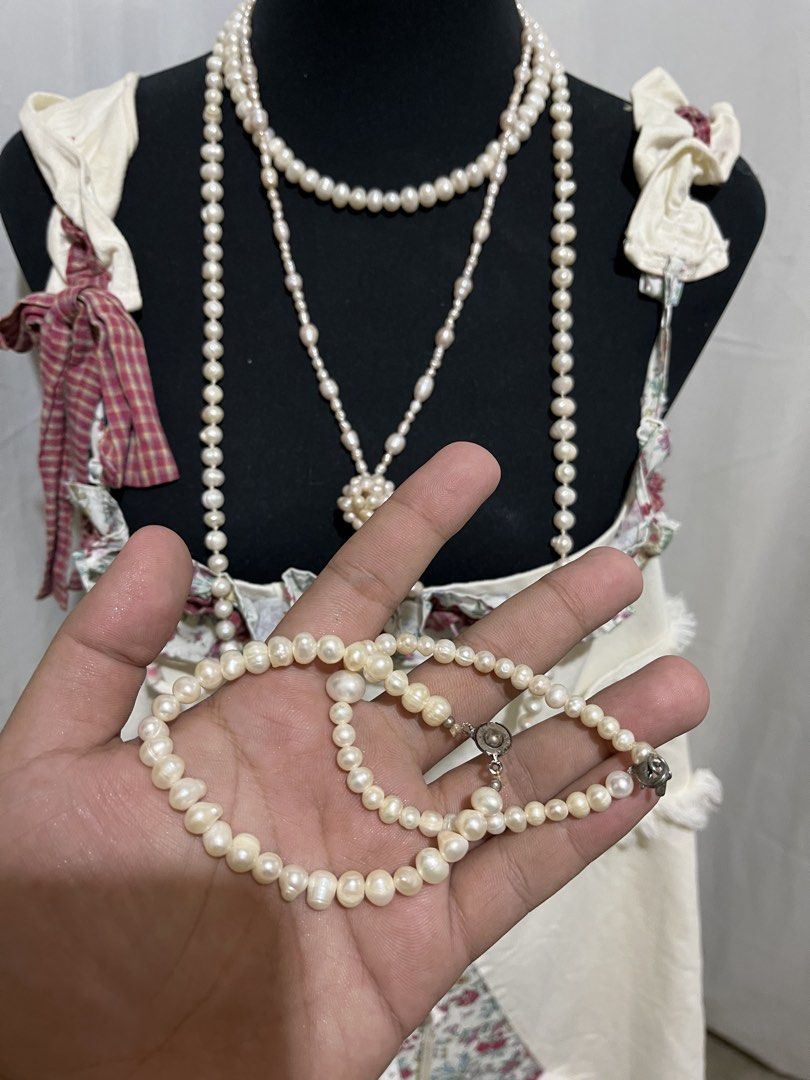 Fresh water pearls bundles (Category: Necklaces) located in Bulacan. Submitted by luxesell_00 (Listing ID 1464793563, Image 2). Description: Takeall.