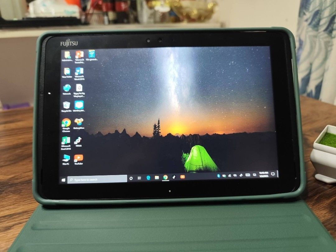 FUJITSU TABLET PC (Category: Laptops & Notebooks) located in Manila. Submitted by kghcomputer (Listing ID 1464930589, Image 3). Description: Specs: Intel Celeron 4gb ram 128gb ssd 10.1 Display Touch Screen.