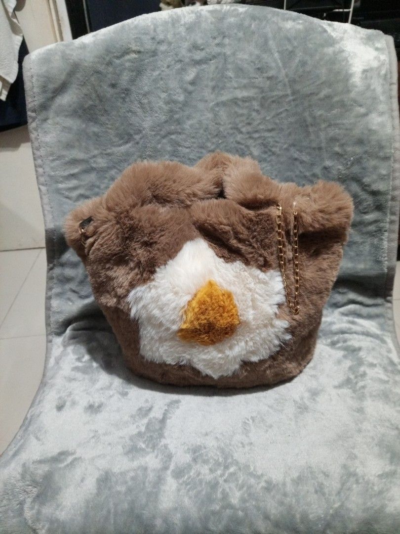 Fur Sling Bag (Category: Cross-body Bags) located in Davao. Submitted by hermiepiam75360 (Listing ID 1464903018, Image 1). Description: .