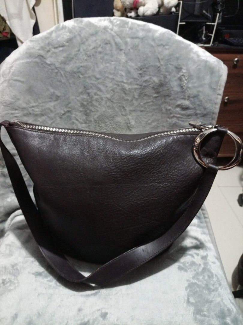 FURLA SHOULDER BAG (Category: Shoulder Bags) located in Davao. Submitted by hermiepiam75360 (Listing ID 1464881941, Image 1). Description: .