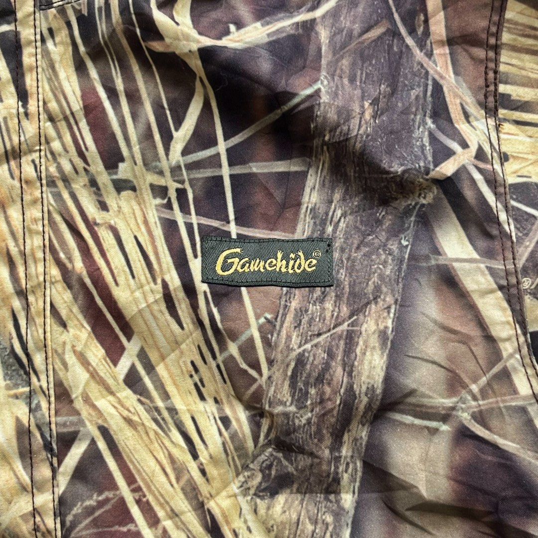 Gamehide Realtree Cargo Jacket (Category: Coats, Jackets and Outerwear) located in Los Banos. Submitted by theoldgoods_ (Listing ID 1464937088, Image 3). Description: Gamehide Realtree Cargo Jacket M on tag (See pictures for issue) W: 18 inches L: 20.5 inches 650 pesos + shipping fee MOP: Gcash (payment first) 📍Los Baños, Laguna.