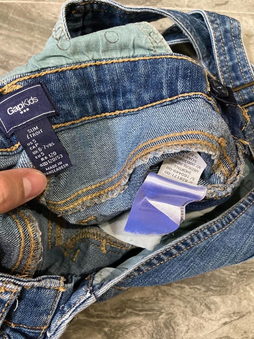 Gap denim shortalls (Category: Babies & Kids Fashion) located in General Santos City (Dadiangas). Submitted by amorhesthrift (Listing ID 1464869019, Image 3). Description: Good Condition Size-6-7Yrs..