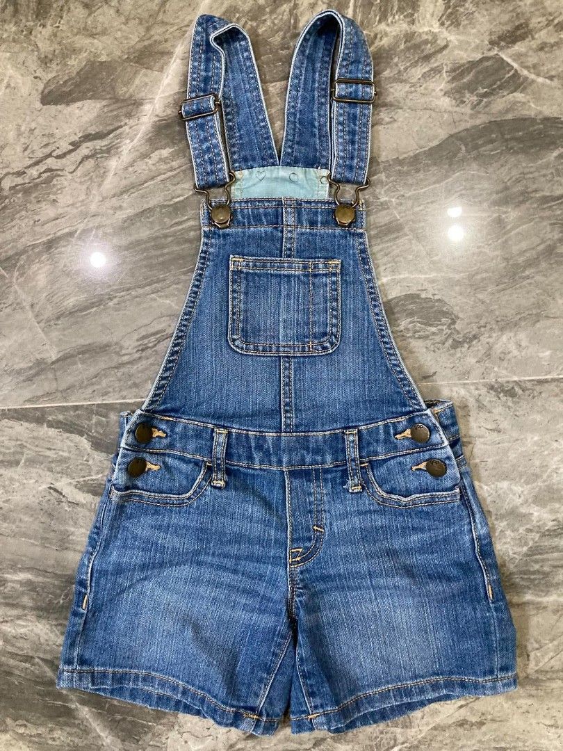 Gap denim shortalls (Category: Babies & Kids Fashion) located in General Santos City (Dadiangas). Submitted by amorhesthrift (Listing ID 1464869019, Image 1). Description: Good Condition Size-6-7Yrs..