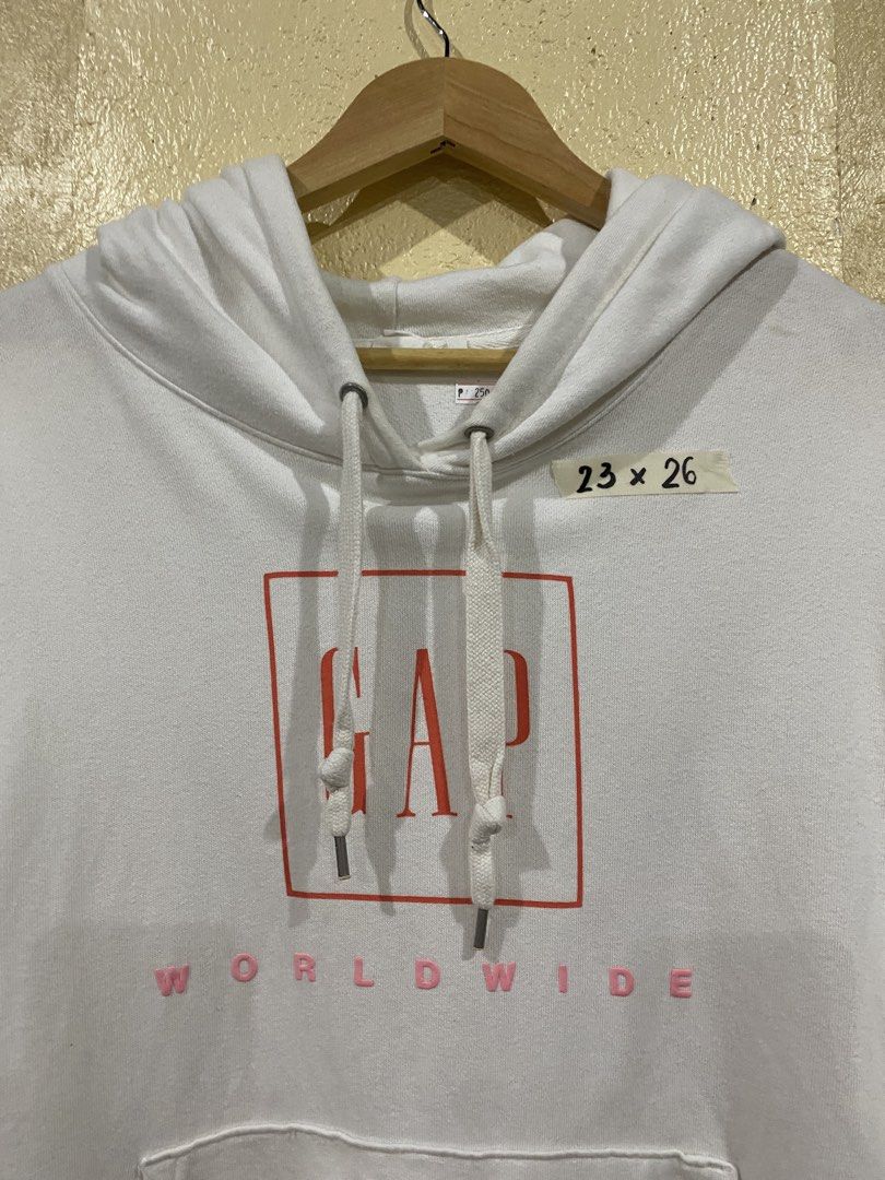 Gap hoodie (Category: Coats, Jackets and Outerwear) located in Calapan. Submitted by mnlhabithrift23 (Listing ID 1464910105, Image 2). Description: width: 23 length: 26 color rate: 9/10 .