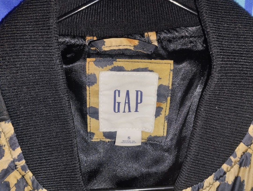 GAP Leopard Print Bomber Jacket (Category: Coats, Jackets and Outerwear) located in Caloocan City. Submitted by secret.t (Listing ID 1464900483, Image 2). Description: MOP is GCash MOD is SPX.