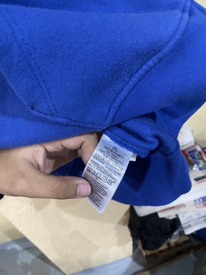 Gap zip up (Category: Coats, Jackets and Outerwear) located in Calapan. Submitted by mnlhabithrift23 (Listing ID 1464908561, Image 3). Description: Width : 20 Length : 27 Color rate : 9.8/10.