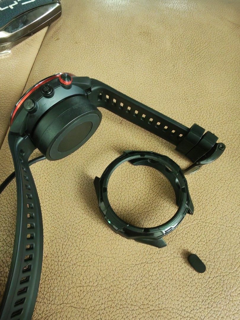 Garmin S70 47mm (Category: Wearables & Smart Watches) located in Santa Maria. Submitted by mmm090606 (Listing ID 1464968695, Image 2). Description: garmin s70 47mm with screen protector and watch protector orig and extra charger included lost box.