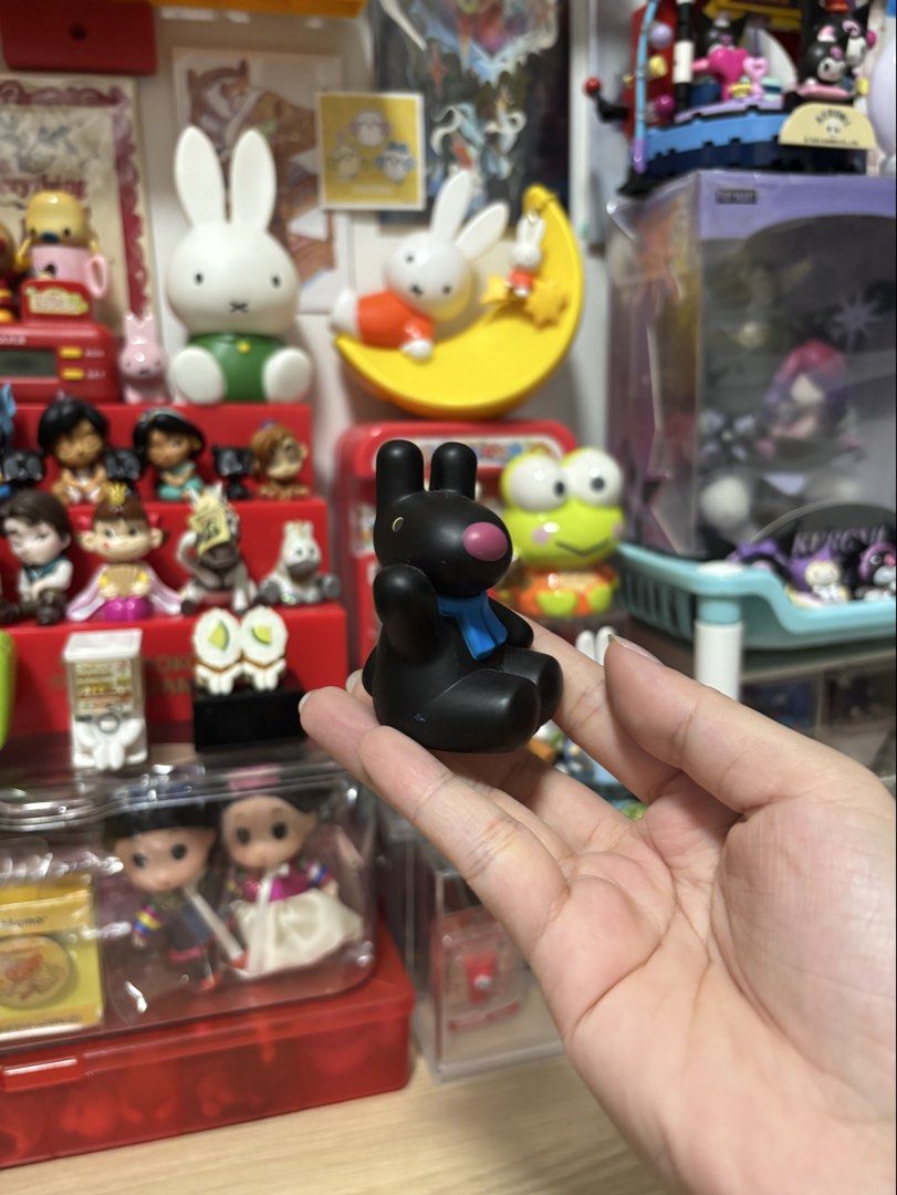 Gaspard Light Figure (Category: Other Merchandise) located in Caloocan City. Submitted by meowietrinkets (Listing ID 1464941567, Image 1). Description: working lights.