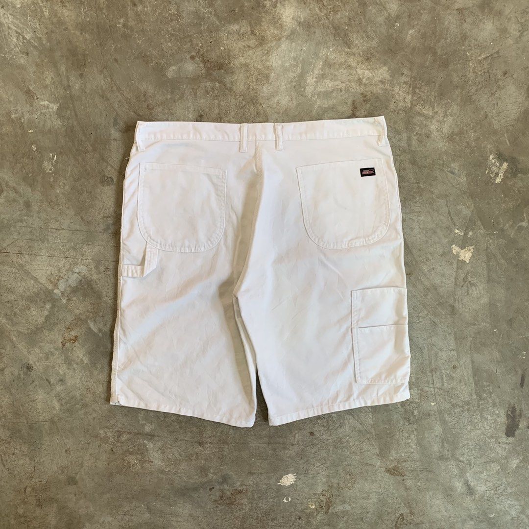 Genuine Dickies White Carpenter Shorts (Category: Shorts) located in Manila. Submitted by emplysthrift. (Listing ID 1464896562, Image 1). Description: Actual dimes on tapemeasure Waist "41 Length "23 Excellent Condition Colorrate: 9.5/10 Flaws: cutwash (authentic) Unli vouch/vc for safe transactions 📲 Location: Laspinas City, Metro Manila, Brngy Talon Uno. 📍 DM IF INTERESTED📥 - Authentic white Dickies carpenter shorts - Classic utility style w