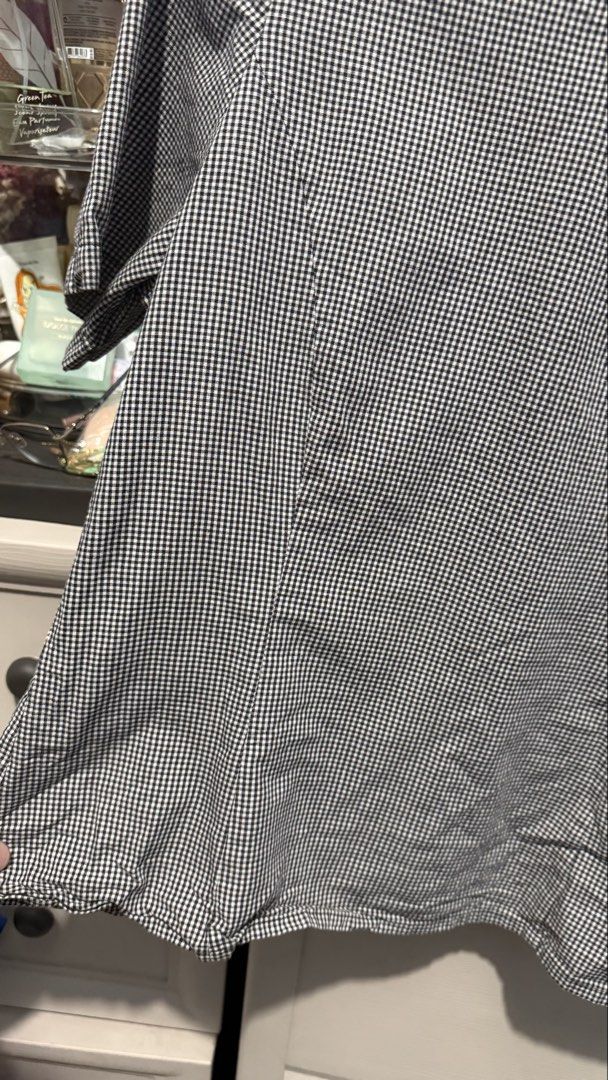 Gingham Top with Cinched Waist and Buttondown Back (Category: Blouses) located in Quezon City. Submitted by dinesaur (Listing ID 1464911691, Image 2). Description: .