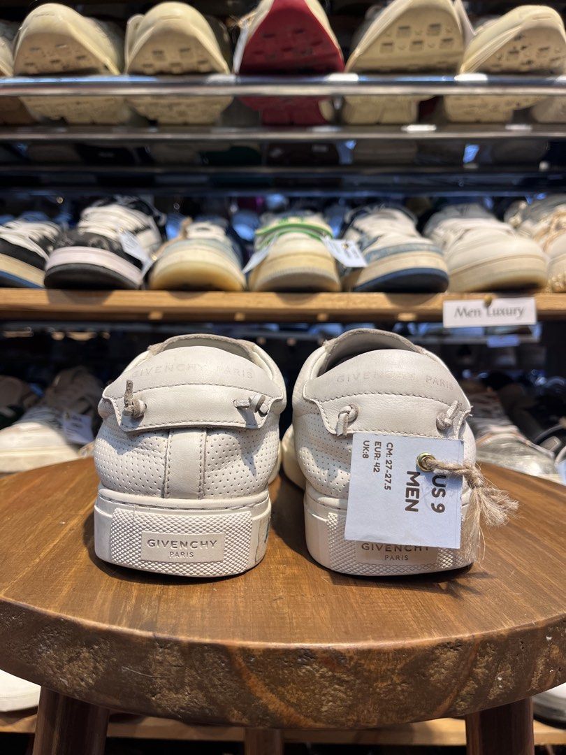 GIVENCHY 27cm (Category: Casual Shoes) located in Baguio. Submitted by shoelux (Listing ID 1464838619, Image 3). Description: .