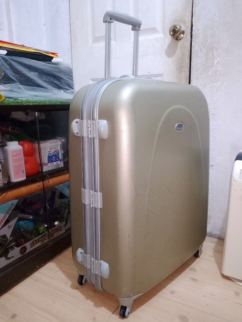 Goer by Maruem Large Hardcase Luggage (Category: Luggage) located in Dasmarinas. Submitted by michie_olshoppe25 (Listing ID 1464832794, Image 3). Description: .
