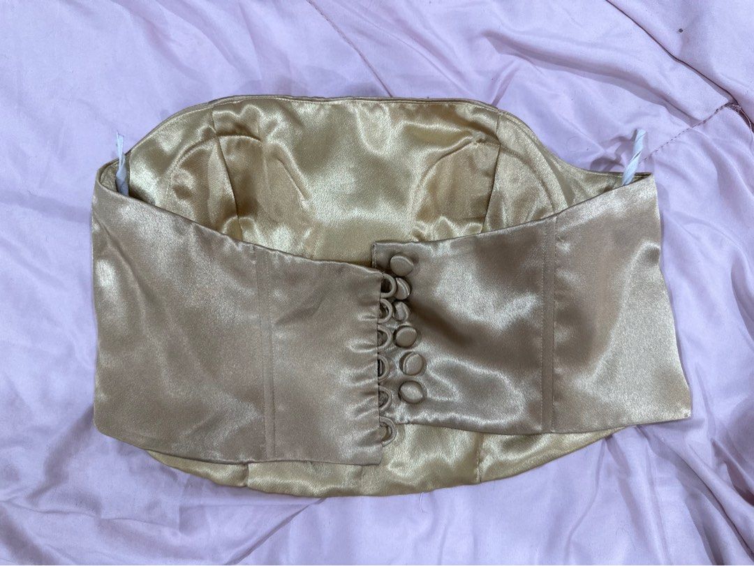 Gold Corset Top (Category: Others Tops) located in Paranaque City. Submitted by celinegab (Listing ID 1464888720, Image 2). Description: Size M-L.
