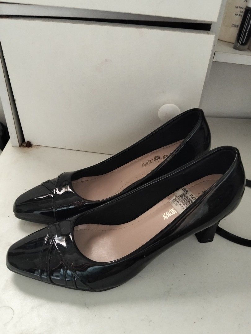 Black Heels (Category: Heels) located in Caloocan City. Submitted by fiercerabbit.21a8cc (Listing ID 1464784580, Image 2). Description: - Size 36 - Style: Black patent heels with pointed toe and chunky heel - Detail: Front pleated overlay - Condition: Clean, brand new with original price tag still attached - This is used once only during my graduation. -Bought this from Bok Shoes in Dagupan City. - Orig price P474. My selling price 380. I can do 