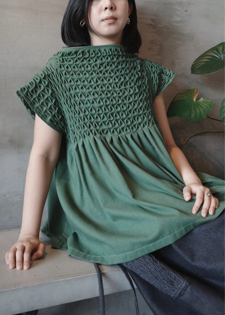Good Luck Humans Lily Top (Category: Blouses) located in Quezon City. Submitted by pre.by.a (Listing ID 1464786518, Image 1). Description: Brand new Got it for P5,500 + SF RFS: doesn't suit me.