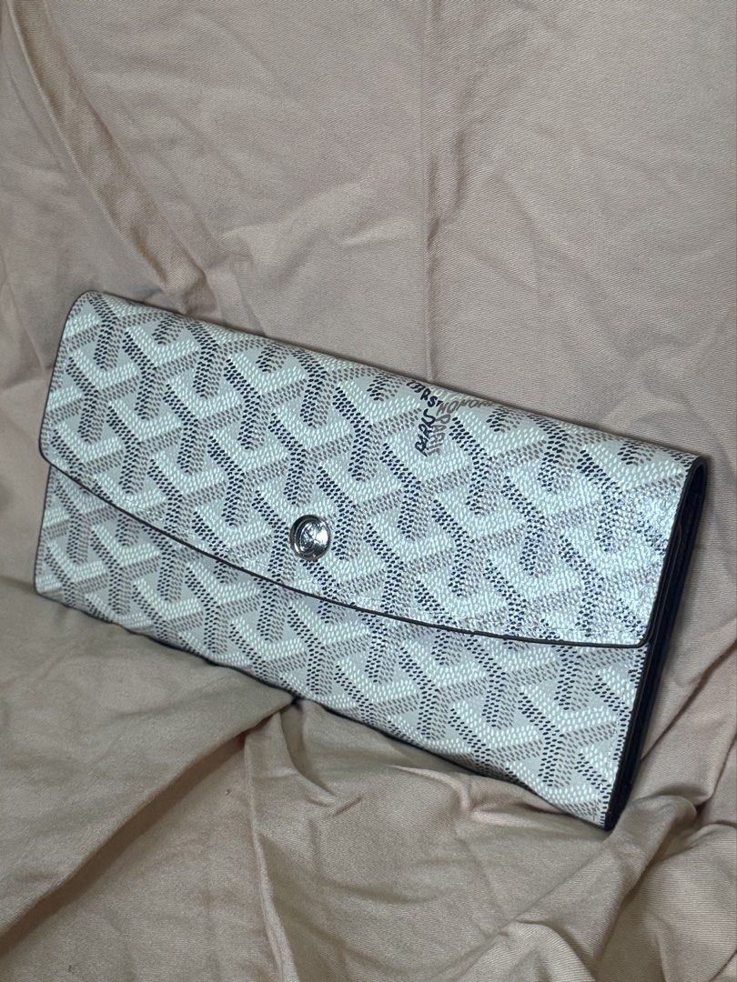 GOYARD WALLET 01 (Category: Wallets & Card holders) located in Makati City. Submitted by 317.manila (Listing ID 1464793669, Image 3). Description: 💛 10/10 CONDITION 💛 WITH ORIGINAL BOX 💛 WITH DUST BAG 💛 NO DAMAGE 💛 BRANDNEW 💛 WELL-MAINTAINED 💛 READY TO SHIP.