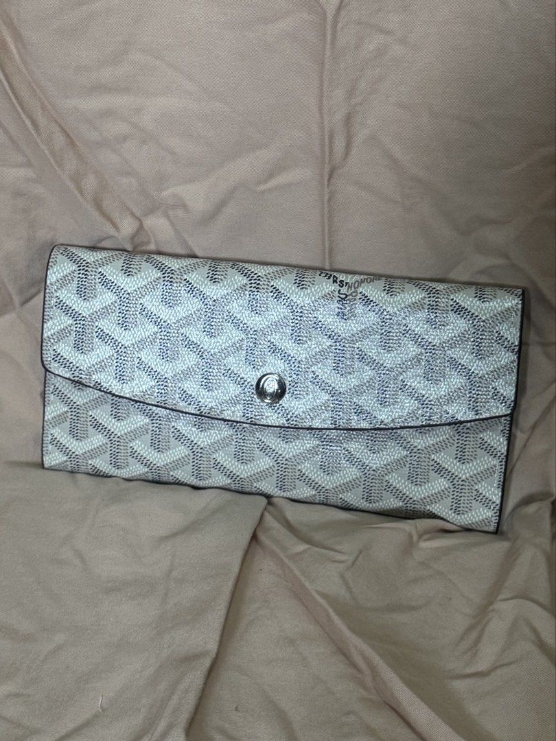 GOYARD WALLET 01 (Category: Wallets & Card holders) located in Makati City. Submitted by 317.manila (Listing ID 1464793669, Image 2). Description: 💛 10/10 CONDITION 💛 WITH ORIGINAL BOX 💛 WITH DUST BAG 💛 NO DAMAGE 💛 BRANDNEW 💛 WELL-MAINTAINED 💛 READY TO SHIP.
