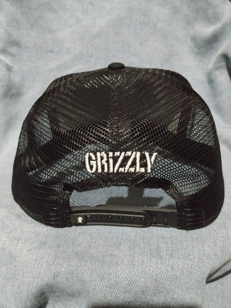 Grizzly Trucker Cap (Category: Caps & Hats) located in Makati City. Submitted by ajpmedran (Listing ID 1464852508, Image 2). Description: Grizzly Griptape trucker cap.