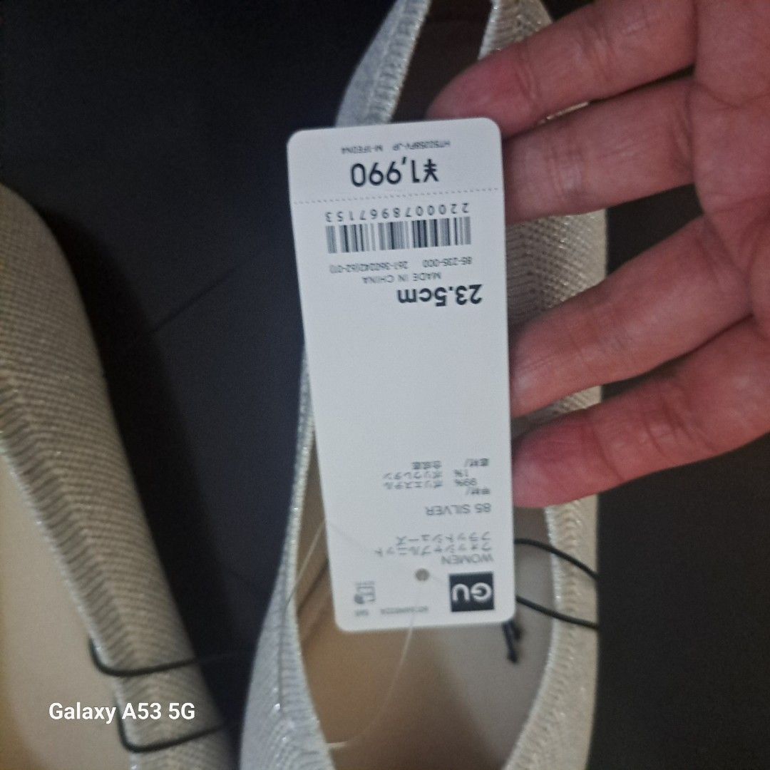 GU 23.5 (Category: Flats & Sandals) located in Pasig City. Submitted by zirkybaby (Listing ID 1464836650, Image 3). Description: RFS wrong size.