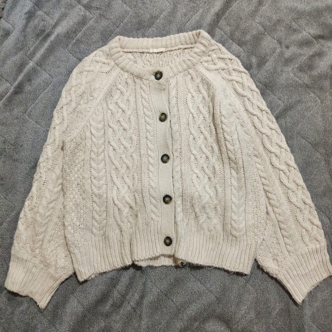 GU Chunky Buttondown Cardigan (Category: Coats, Jackets and Outerwear) located in Alburquerque. Submitted by thriftyssential (Listing ID 1464780746, Image 3). Description: 🌸GU Chunky Buttondown Cardigan 🔸Size: Large on tag . Fits Small-medium for oversized look. Will fit until XL 🔸 Condition: in excellent condition. No flaws . 🔸 PHP 449 only✨ ‼️FIXED PRICE FOR ITEMS ON SALE‼️ 🔸 Color may vary due to lighting 🔸 Personal preloved 🔸 No when w