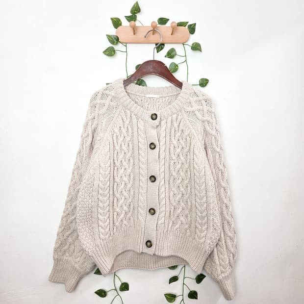 GU Chunky Buttondown Cardigan (Category: Coats, Jackets and Outerwear) located in Alburquerque. Submitted by thriftyssential (Listing ID 1464780746, Image 1). Description: 🌸GU Chunky Buttondown Cardigan 🔸Size: Large on tag . Fits Small-medium for oversized look. Will fit until XL 🔸 Condition: in excellent condition. No flaws . 🔸 PHP 449 only✨ ‼️FIXED PRICE FOR ITEMS ON SALE‼️ 🔸 Color may vary due to lighting 🔸 Personal preloved 🔸 No when w