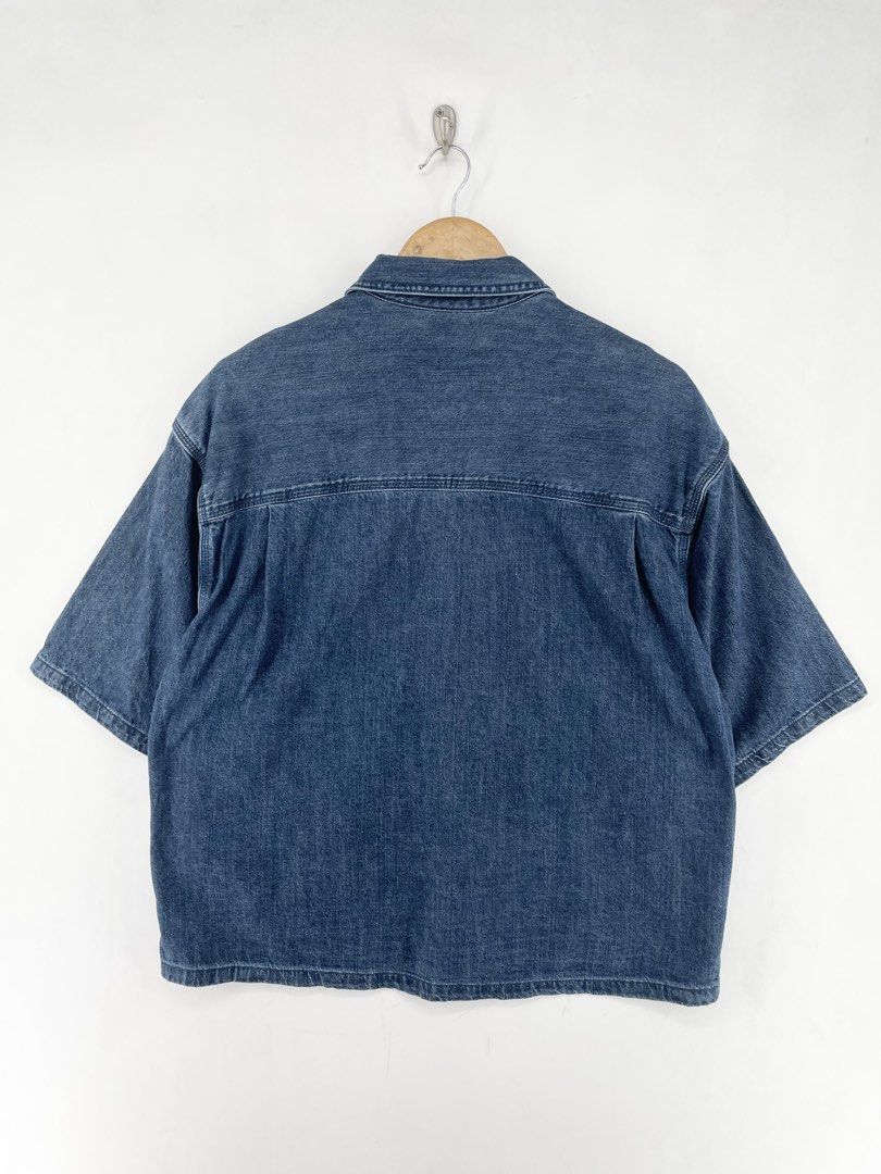 GU Denim Chef Polo (Category: Tshirts & Polo Shirts ) located in Mandaluyong City. Submitted by armrhts (Listing ID 1464848312, Image 2). Description: Size: Small Dimensions(inches) •Width: 21" •Length: 25" •Pit to Cuff: 8" .