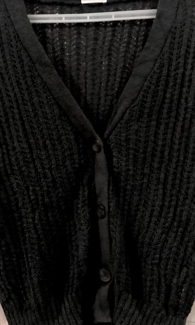 GU KNITTED DARK CHARCOAL CARDIGAN (Category: Coats, Jackets and Outerwear) located in Cabanatuan. Submitted by miss.maia (Listing ID 1464919022, Image 3). Description: GU KNITTED DARK CHARCOAL CARDIGAN.