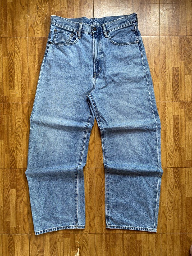GU Light Blue Denim Jeans Size 30 (Category: Jeans) located in Bulacan. Submitted by trippin_thriftin (Listing ID 1464900935, Image 1). Description: Size 30 - Brand: GU - Color: Light blue wash - Size: Waistband 30 - Material: 100% cotton - Fit: Straight, relaxed leg - Details: Classic five-pocket styling, zipper fly and button closure - Condition: Clean inside and out with tags intact on the inner waistband label.