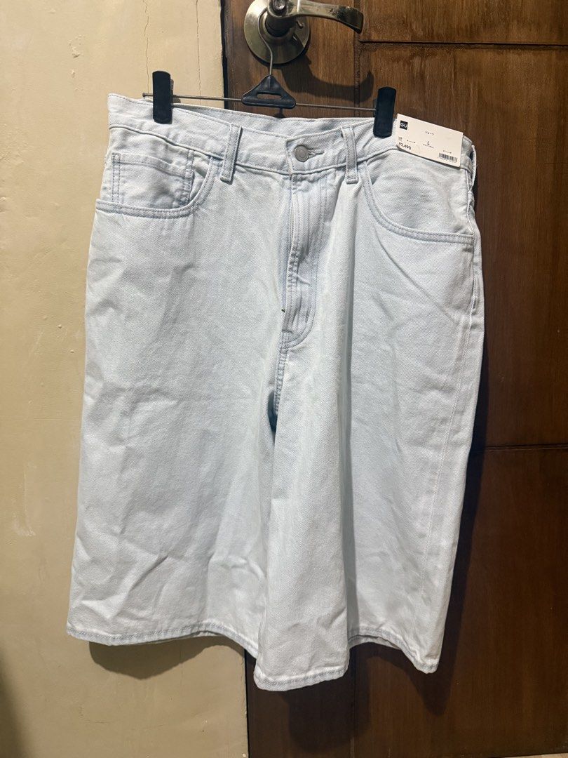 GU Light Blue Denim Shorts Size L (Category: Shorts) located in Antipolo. Submitted by xchristianity (Listing ID 1464943008, Image 1). Description: - Brand: GU - Item: Denim Shorts - Color: Light Blue - Size: L (Waist: 82cm) - Material: 100% Cotton (includes 10% recycled cotton) - Pocket Lining: 65% Polyester, 35% Cotton - Condition: Brand new with original tags attached - Features: Button closure, functional front and back pockets.
