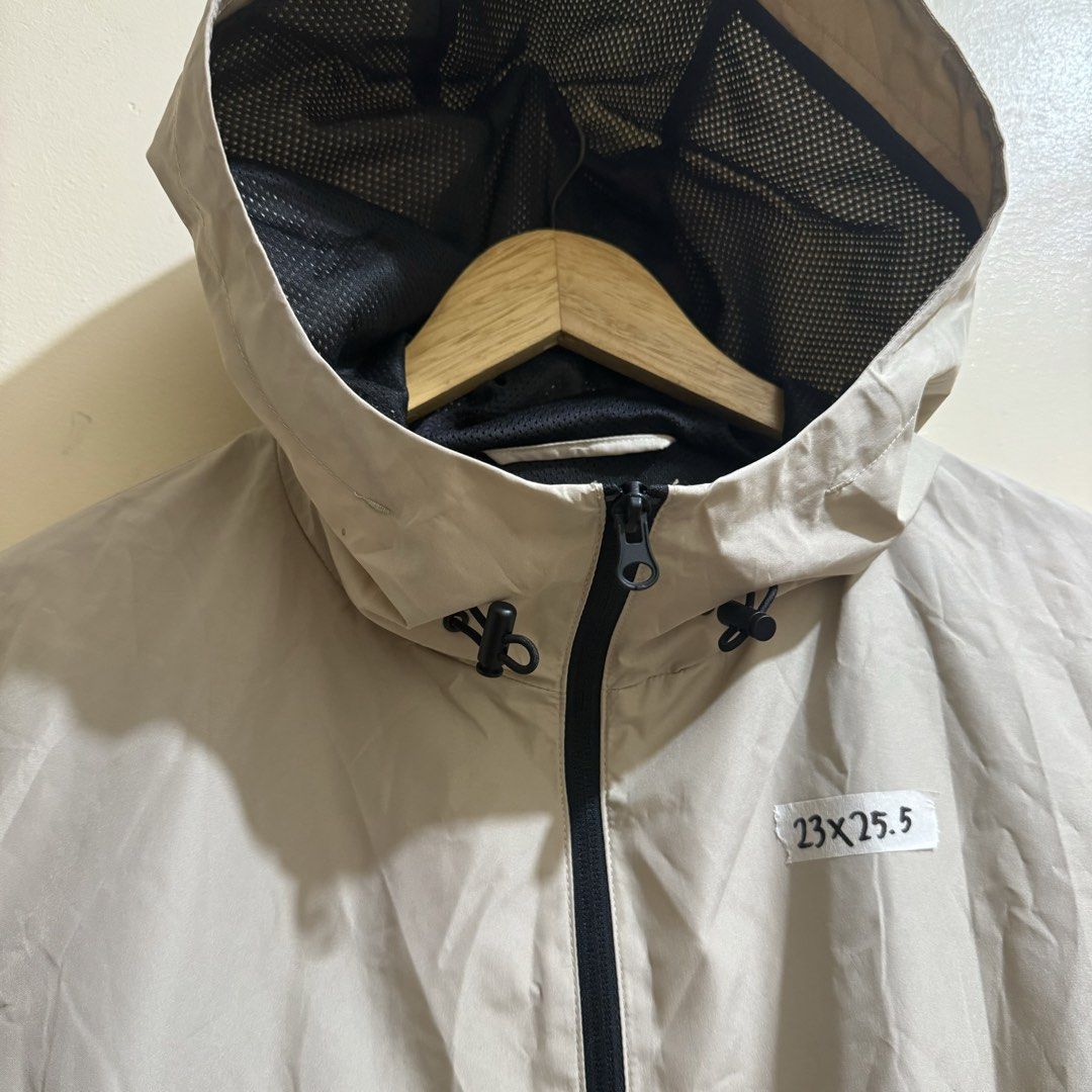 GU MEN’S WINDPROOF SHELL PARKA (Category: Coats, Jackets and Outerwear) located in Manila. Submitted by thrifthing_121102 (Listing ID 1464897812, Image 2). Description: GU MEN’S WINDPROOF SHELL PARKA •SIZE MEDIUM •WIDTH - 23” •LENGTH - 25.5” •EXCELLENT CONDITION •NO ISSUES ₱799 + SF ✅All items are in excellent to new condition. ✅Color may vary due to lighting. 📦J&T Express or Lalamove Shipping. 💸Gcash Payment. 📍Moonwalk, Paranaque City.