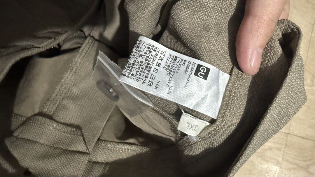 GU Trouser Shorts (Category: Shorts) located in Quezon City. Submitted by dinesaur (Listing ID 1464912817, Image 3). Description: .