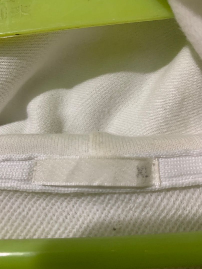 GU White Hoodie Size XL (Category: Hoodies) located in Daraga. Submitted by ryrilim (Listing ID 1464919613, Image 3). Description: - Brand: GU - Color: White - Size: XL - Material: Comfortable cotton and polyester blend - Features: Drawstring hood and front kangaroo pocket - Details: Ribbed cuffs and hem - Fit: Relaxed and comfortable for daily casual wear.