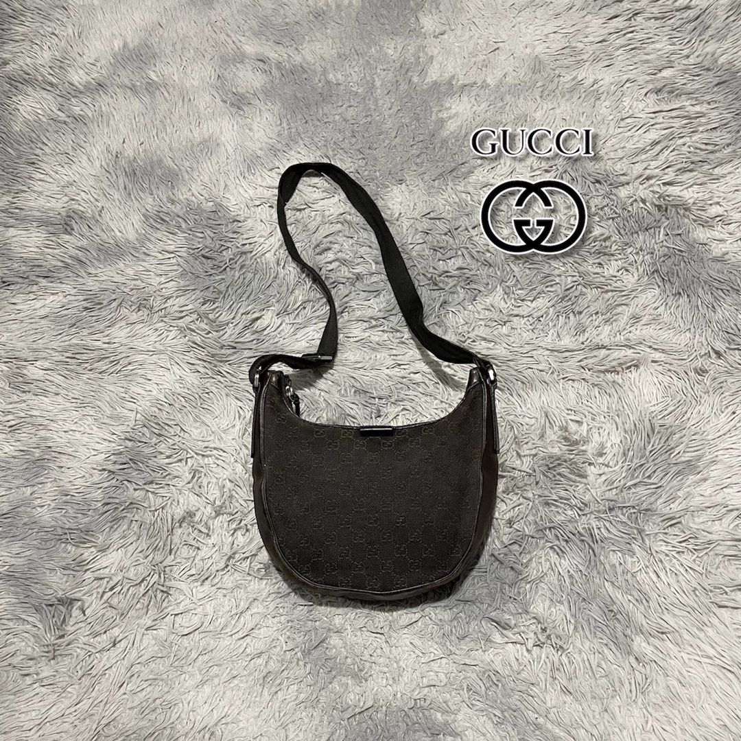 GUCCI GG Canvas Shoulderbag (Category: Luxury Bags & Wallets) located in Bauang. Submitted by thriftypockets92 (Listing ID 1464909228, Image 1). Description: .