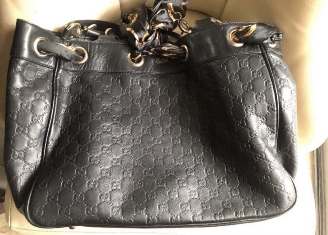 Gucci tote bag (Category: Tote Bags) located in Manila. Submitted by bwshoppe (Listing ID 1464892685, Image 3). Description: Japan thrift shop.