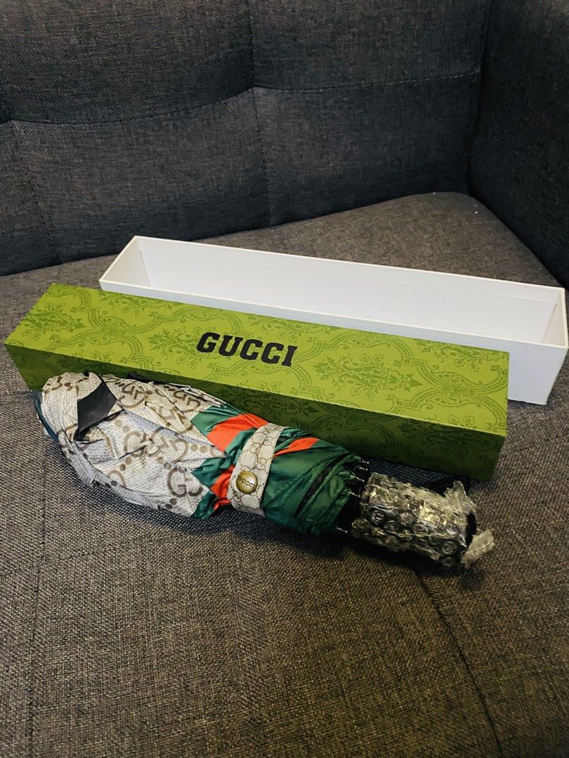 gucci umbrella (Category: Luxury Accessories) located in Caloocan City. Submitted by luxurymurayta888 (Listing ID 1464853563, Image 3). Description: no issue.