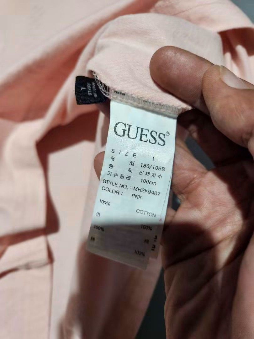 guess (Category: Activewear) located in General Santos City (Dadiangas). Submitted by alzacksimo35414 (Listing ID 1464899486, Image 3). Description: 550 +sf PHOTO MAY VARY DUE TO LIGHTING 🥰 Brand: GUESS ✅️actual dimention 20.5 × 28 ✅️as new condition ✅️9.9 colorate ✅no issue DISCLAIMER: Please note that I ZACK SIMON is not affiliated with or endorsed by any brand. Any brand names or trademarks mentioned are the properties of their respective own