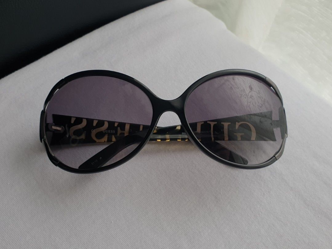 GUESS Italy Sunglasses (Category: Sunglasses & Eyewear) located in Quezon City. Submitted by WasalakTwo (Listing ID 1464956981, Image 3). Description: Bought in Japan Authentic Goodcondition Clean and presentable Open for delivery nationwide.